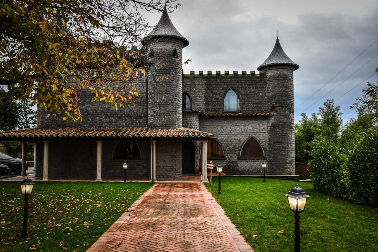 Hotel Castello di Pandora Nepi Esterno foto